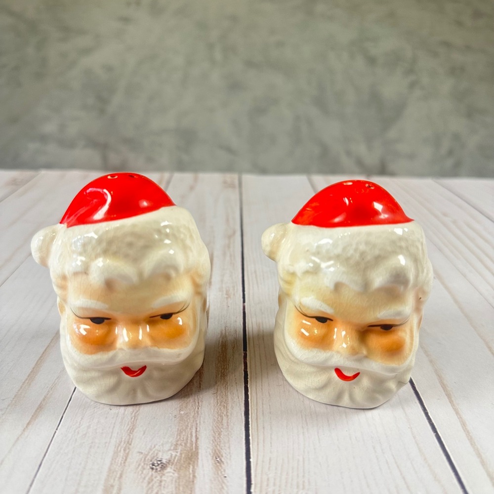 Vintage Ceramic Santa Claus Head Salt and Pepper Shakers Christmas Made in Japan